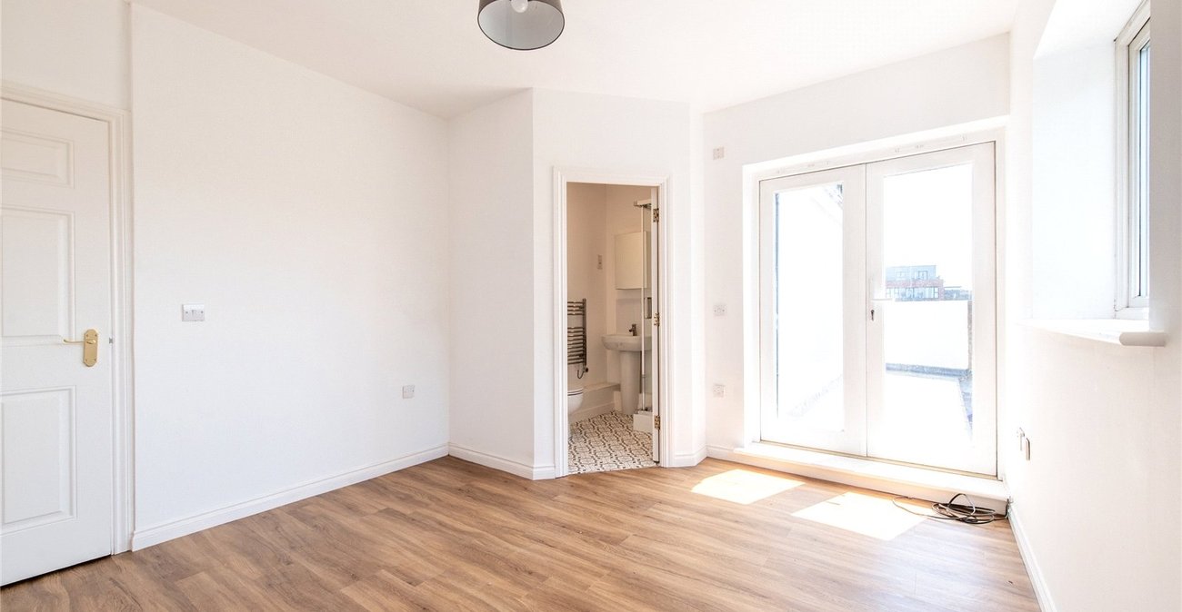 2 bedroom property for sale in Maidstone | Robinson Michael & Jackson