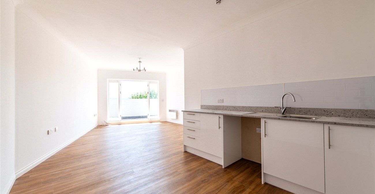 2 bedroom property for sale in Maidstone | Robinson Michael & Jackson