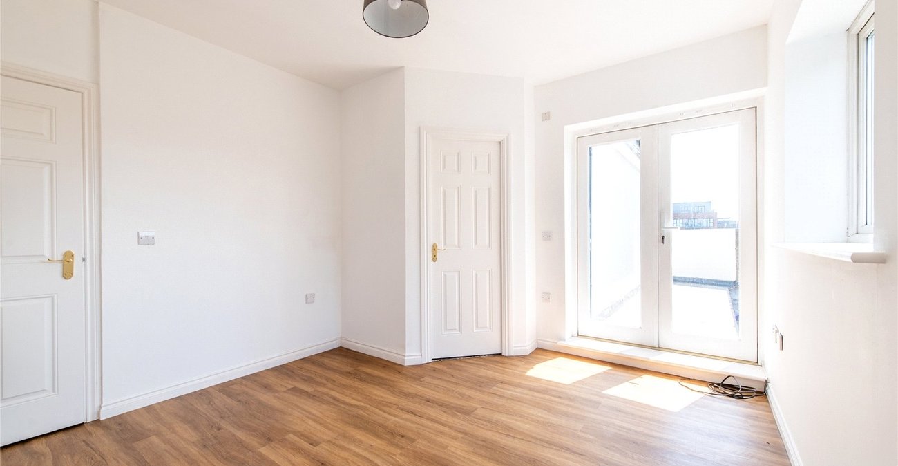 2 bedroom property for sale in Maidstone | Robinson Michael & Jackson