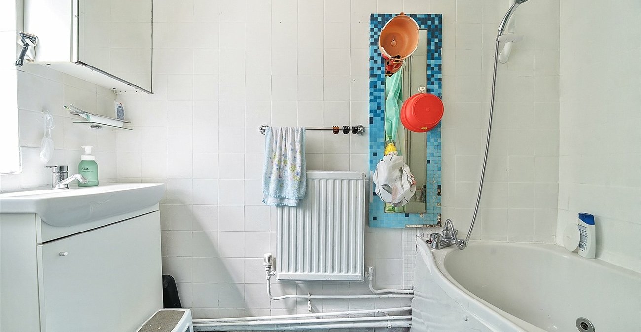 4 bedroom house for sale in London | Robinson Jackson