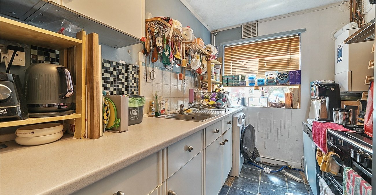 4 bedroom house for sale in London | Robinson Jackson