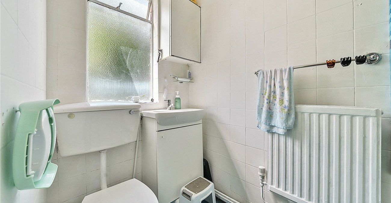 4 bedroom house for sale in London | Robinson Jackson