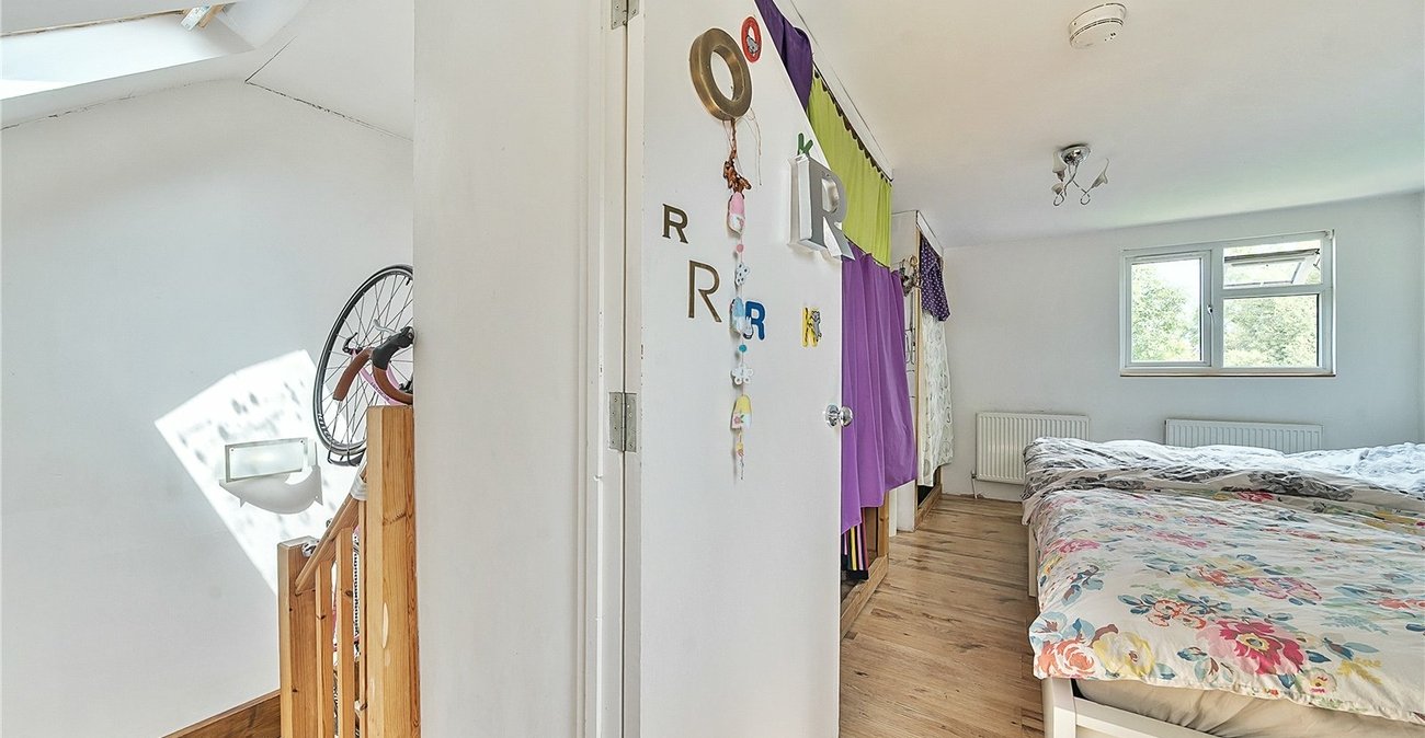 4 bedroom house for sale in London | Robinson Jackson