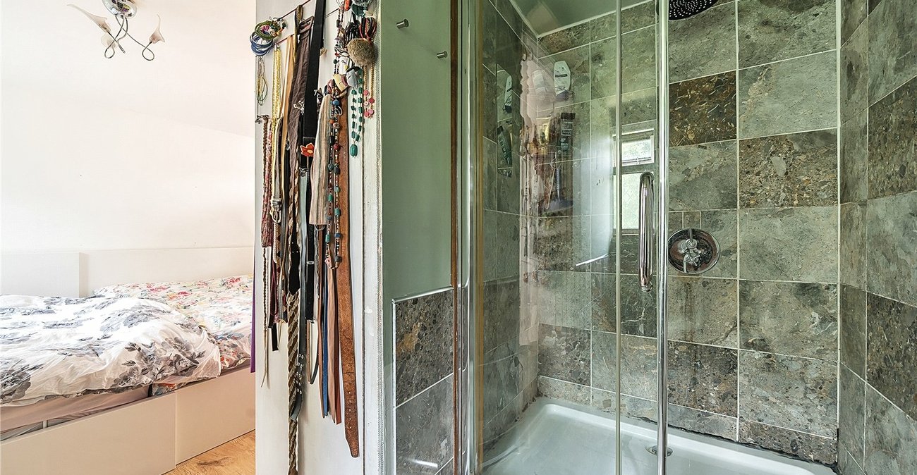 4 bedroom house for sale in London | Robinson Jackson