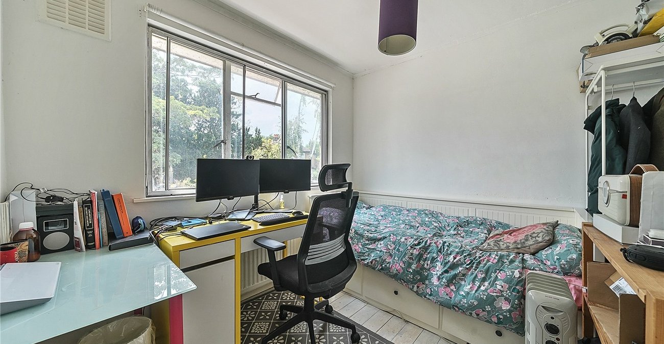 4 bedroom house for sale in London | Robinson Jackson