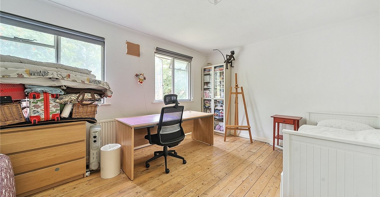 4 bedroom house for sale in London | Robinson Jackson