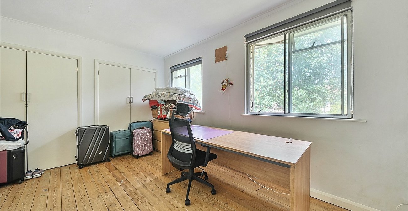 4 bedroom house for sale in London | Robinson Jackson