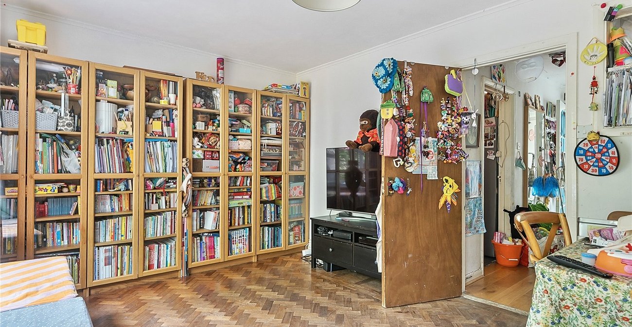 4 bedroom house for sale in London | Robinson Jackson