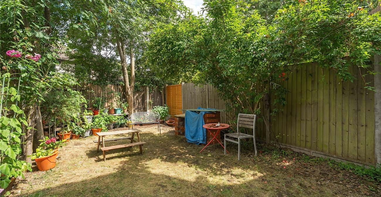 4 bedroom house for sale in London | Robinson Jackson