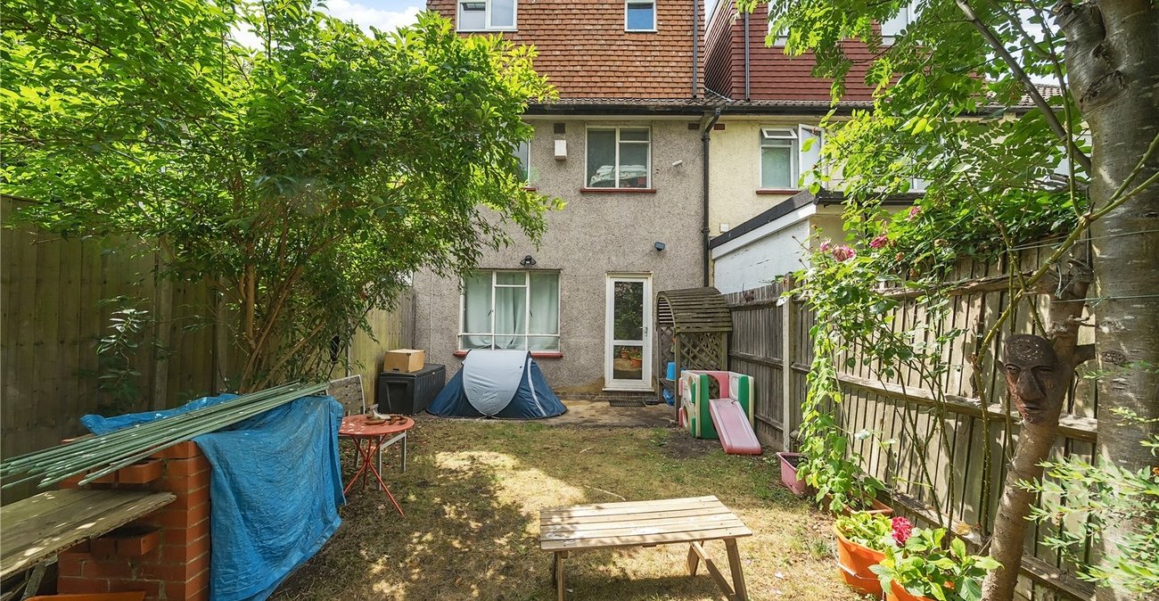 4 bedroom house for sale in London | Robinson Jackson