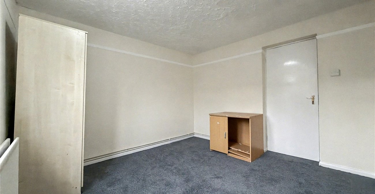 2 bedroom property for sale in Middle Street | Robinson Michael & Jackson