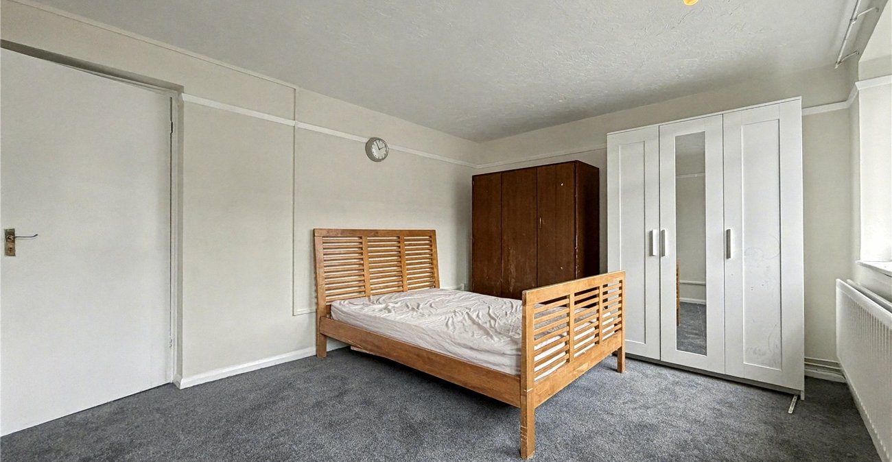 2 bedroom property for sale in Middle Street | Robinson Michael & Jackson