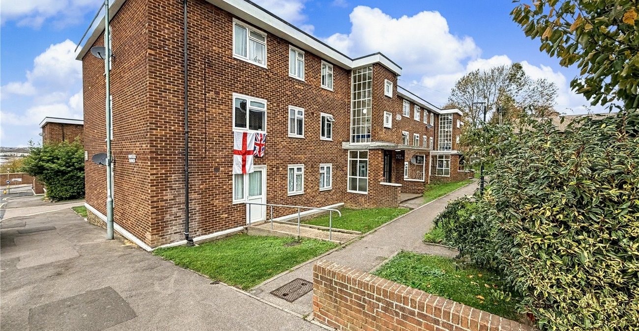 2 bedroom property for sale in Middle Street | Robinson Michael & Jackson