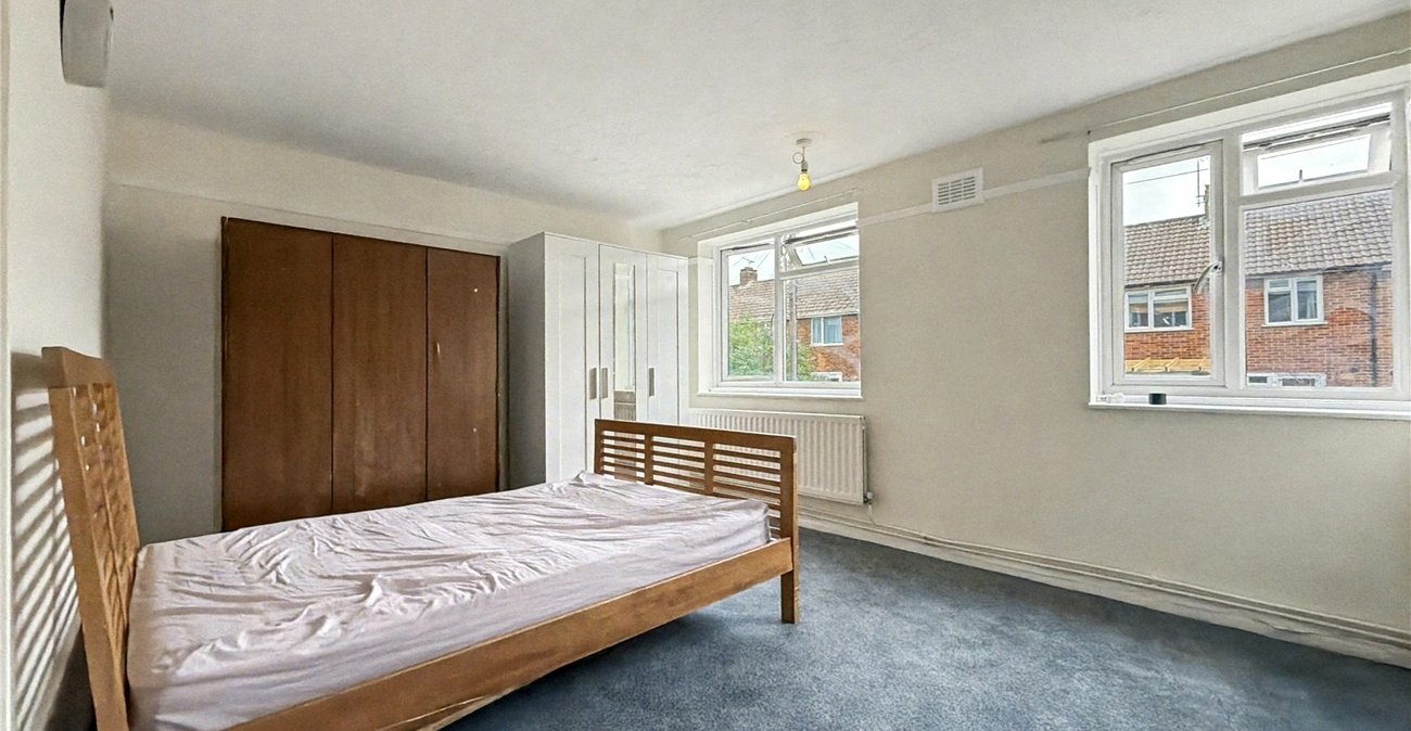 2 bedroom property for sale in Middle Street | Robinson Michael & Jackson