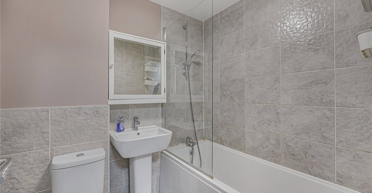 2 bedroom house for sale in Northfleet | Robinson Michael & Jackson