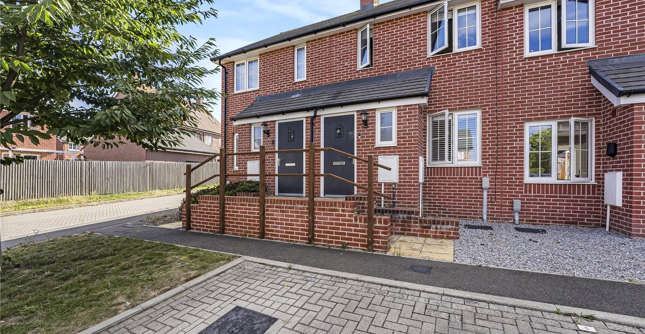 2 bedroom house for sale in Northfleet | Robinson Michael & Jackson
