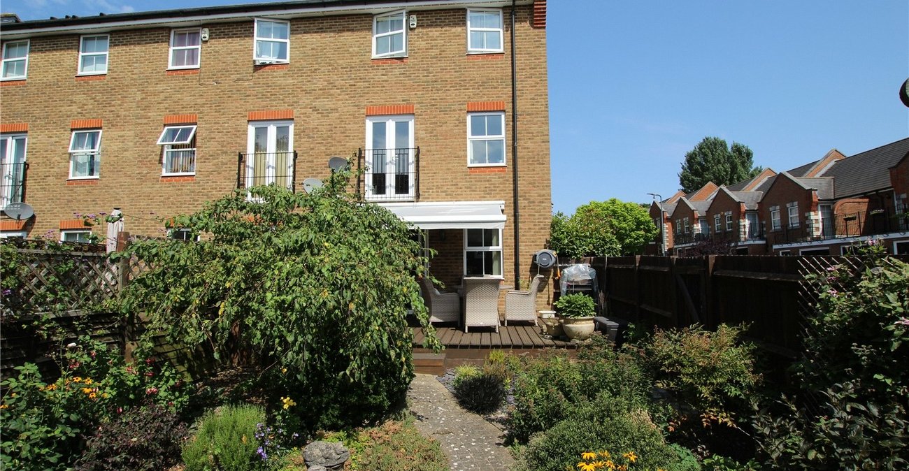 4 bedroom property for sale in Shooters Hill | Robinson Jackson