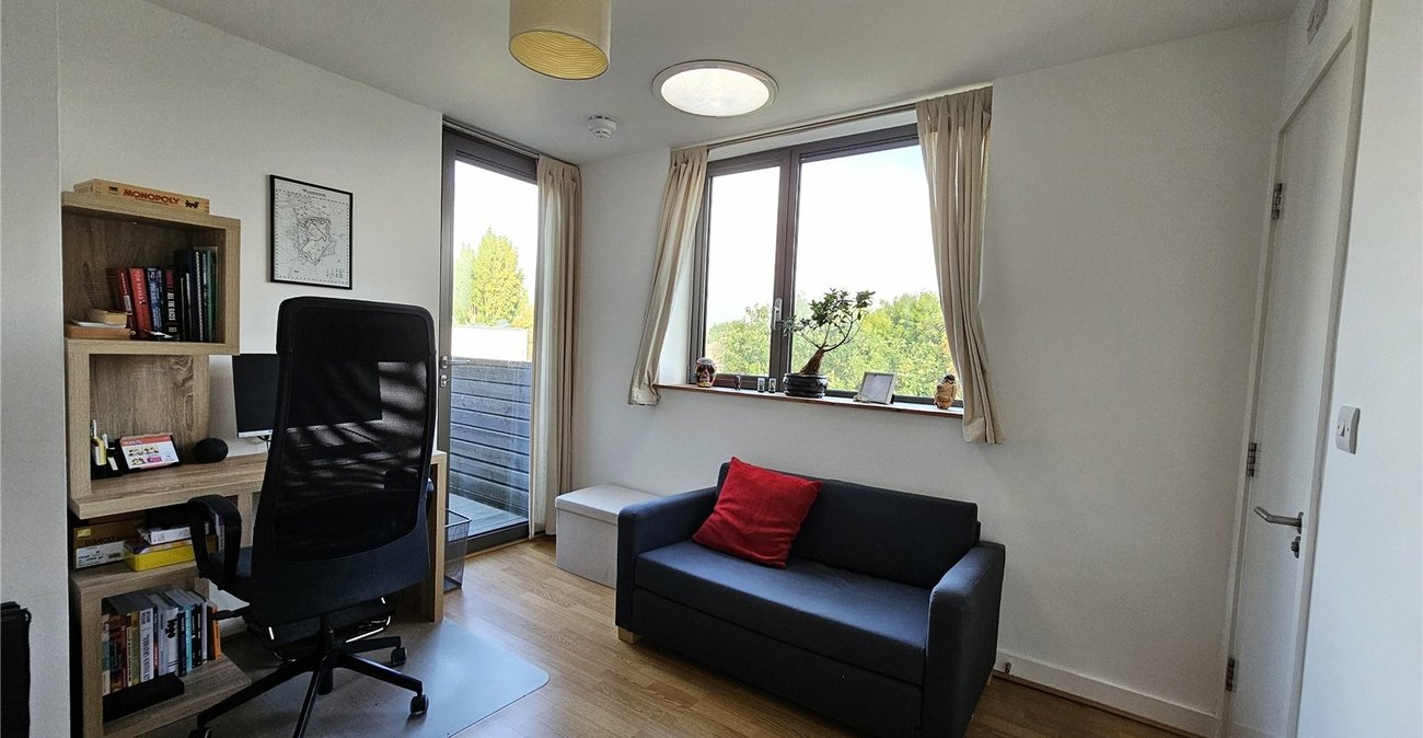 2 bedroom property for sale in London | Robinson Jackson