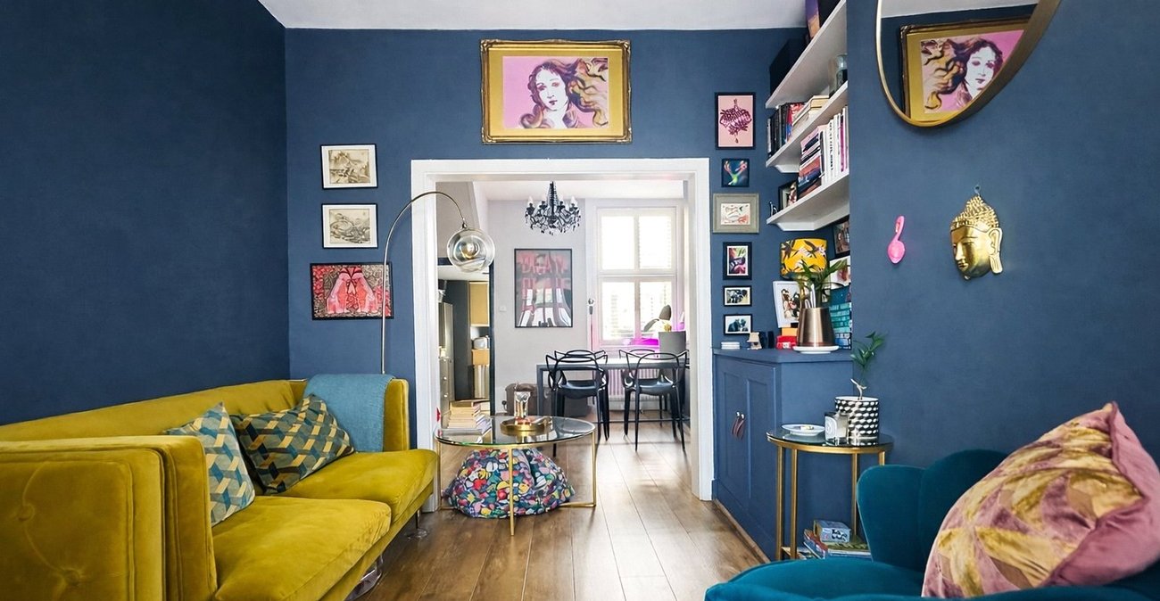 2 bedroom house for sale in London | Robinson Jackson