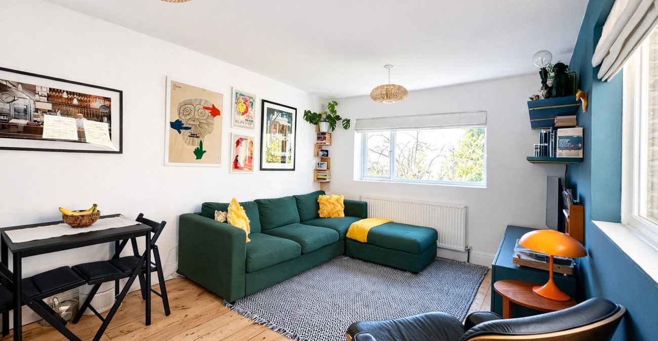 2 bedroom property for sale in London | Robinson Jackson