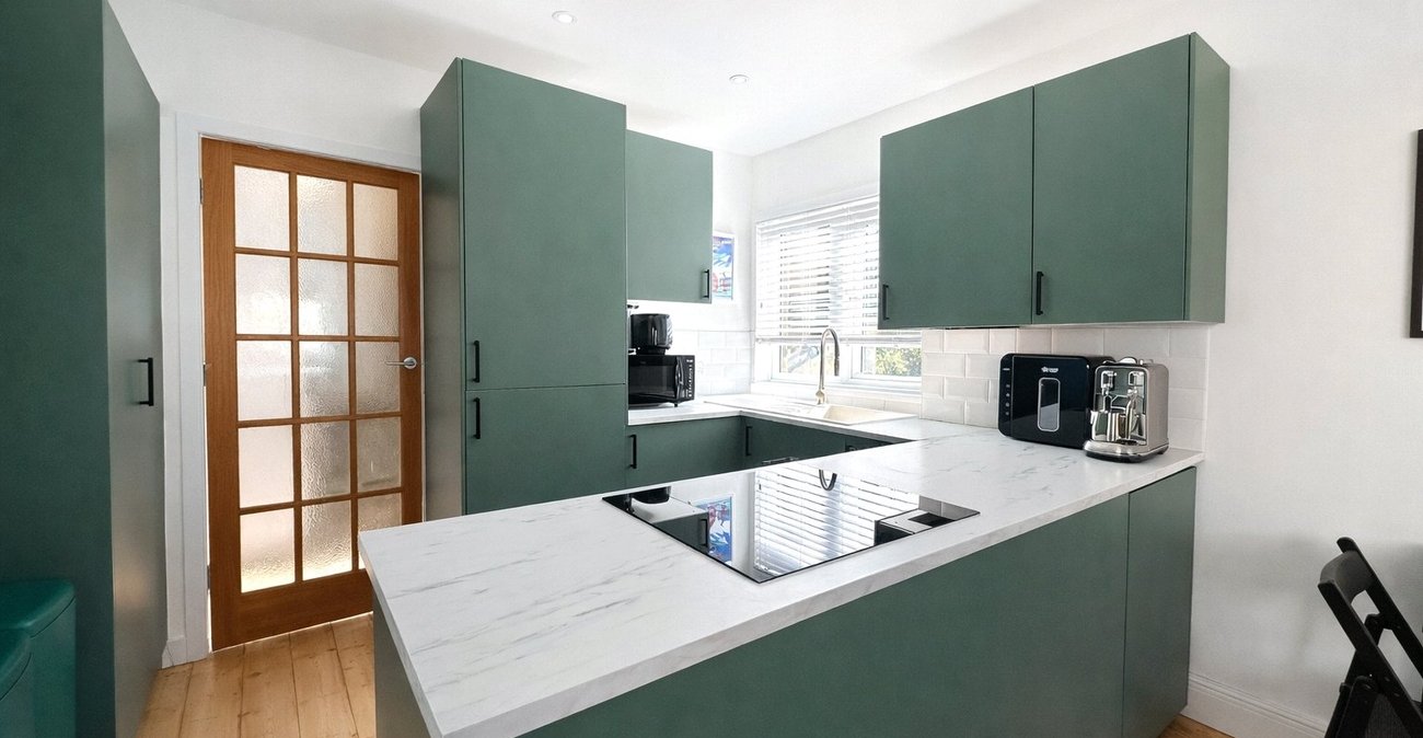 2 bedroom property for sale in London | Robinson Jackson