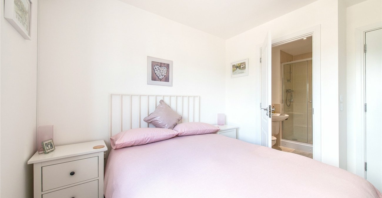 2 bedroom property for sale in Barming | Robinson Michael & Jackson