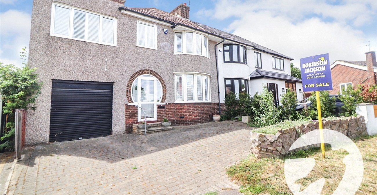 4 bedroom house for sale in Bexleyheath | Robinson Jackson