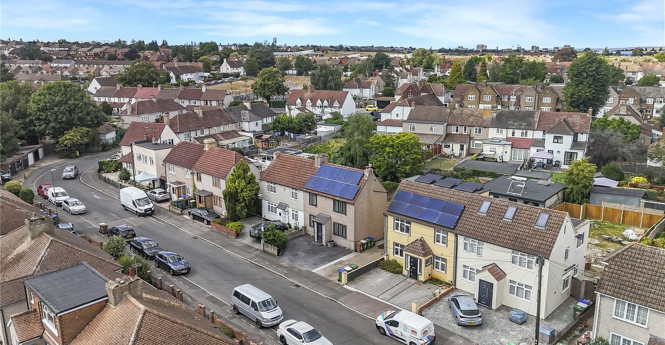 3 bedroom house for sale in Crayford | Robinson Jackson