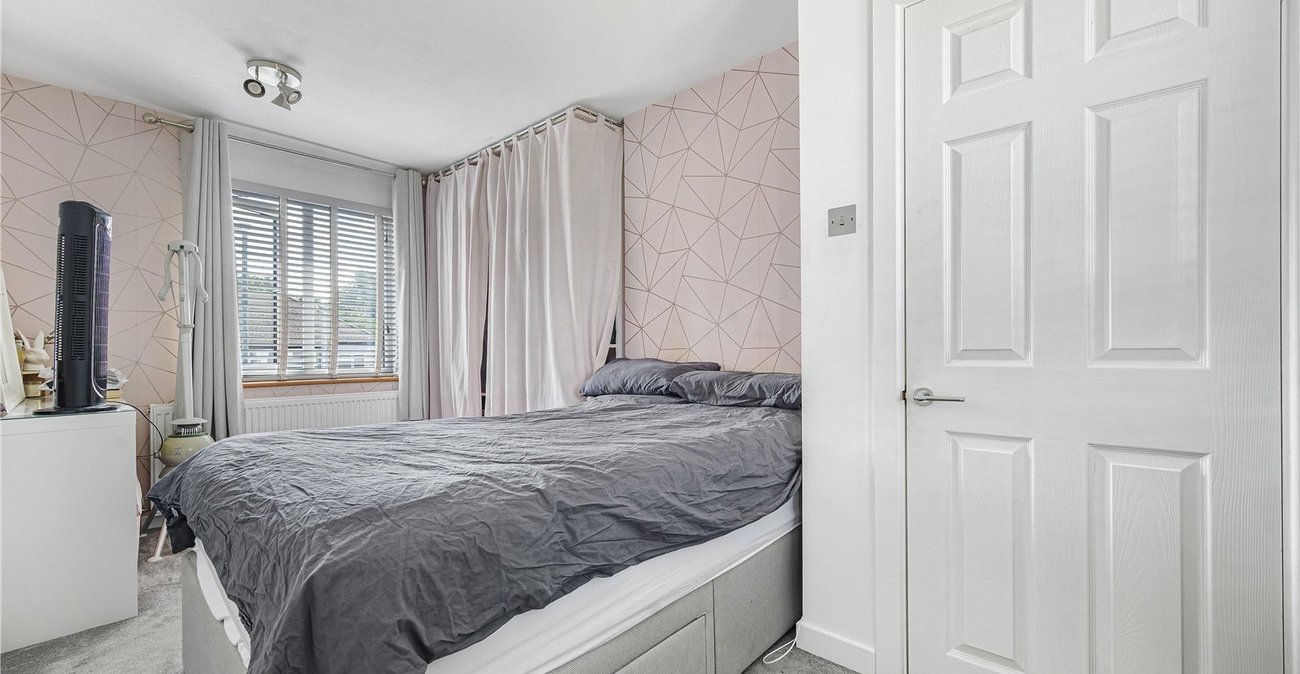 3 bedroom house for sale in Crayford | Robinson Jackson