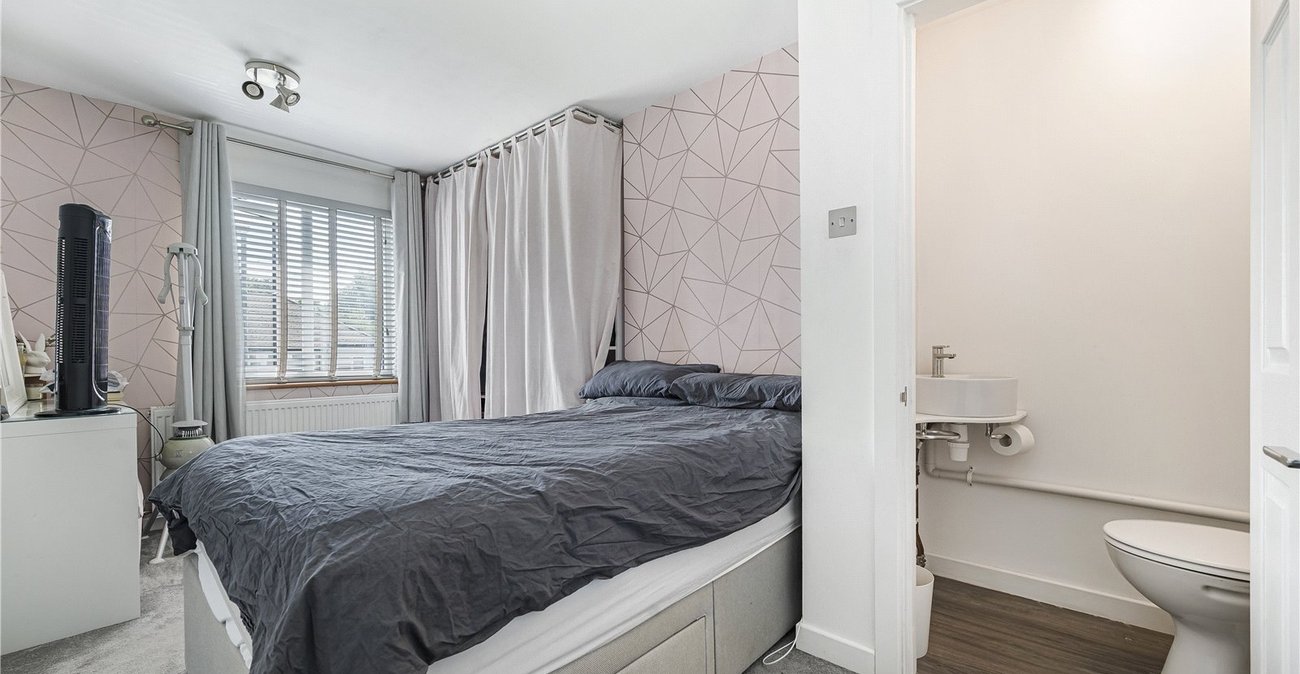 3 bedroom house for sale in Crayford | Robinson Jackson
