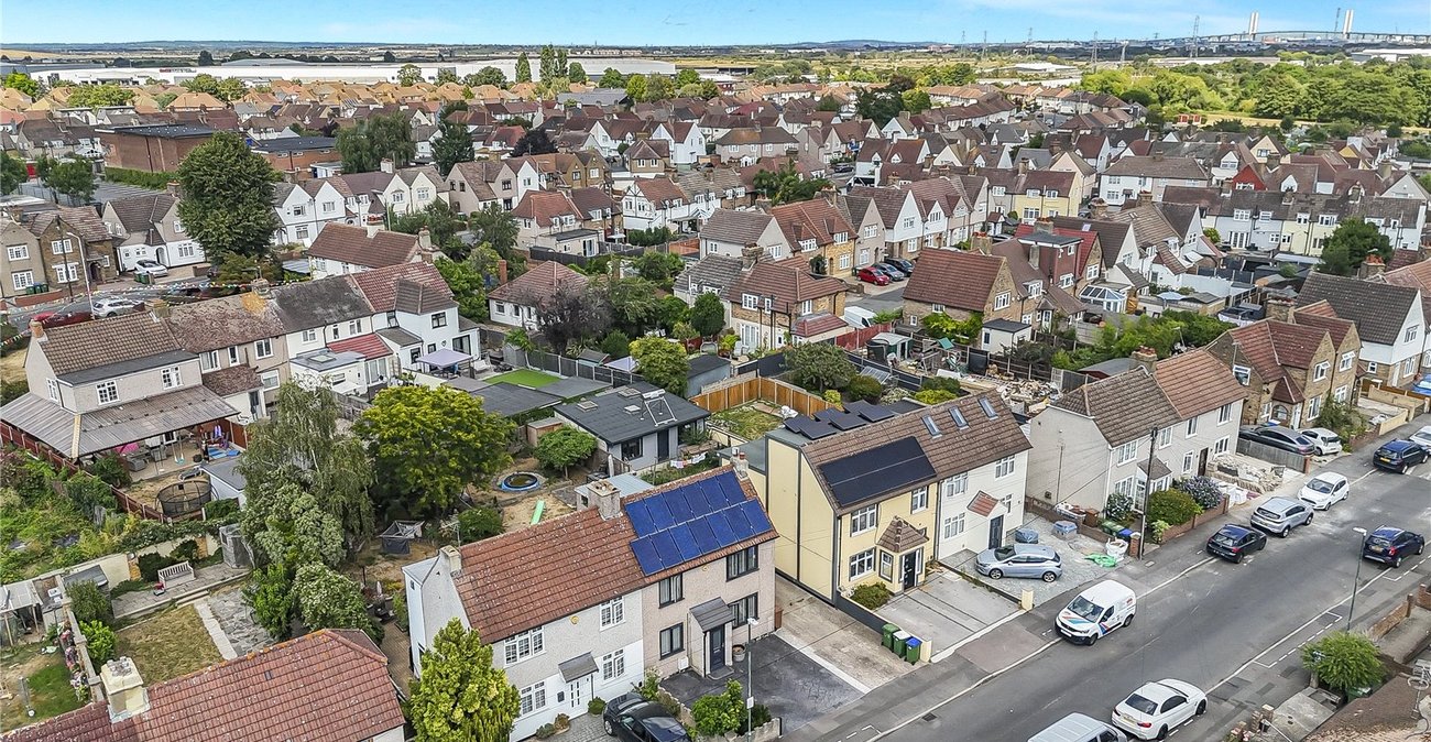 3 bedroom house for sale in Crayford | Robinson Jackson