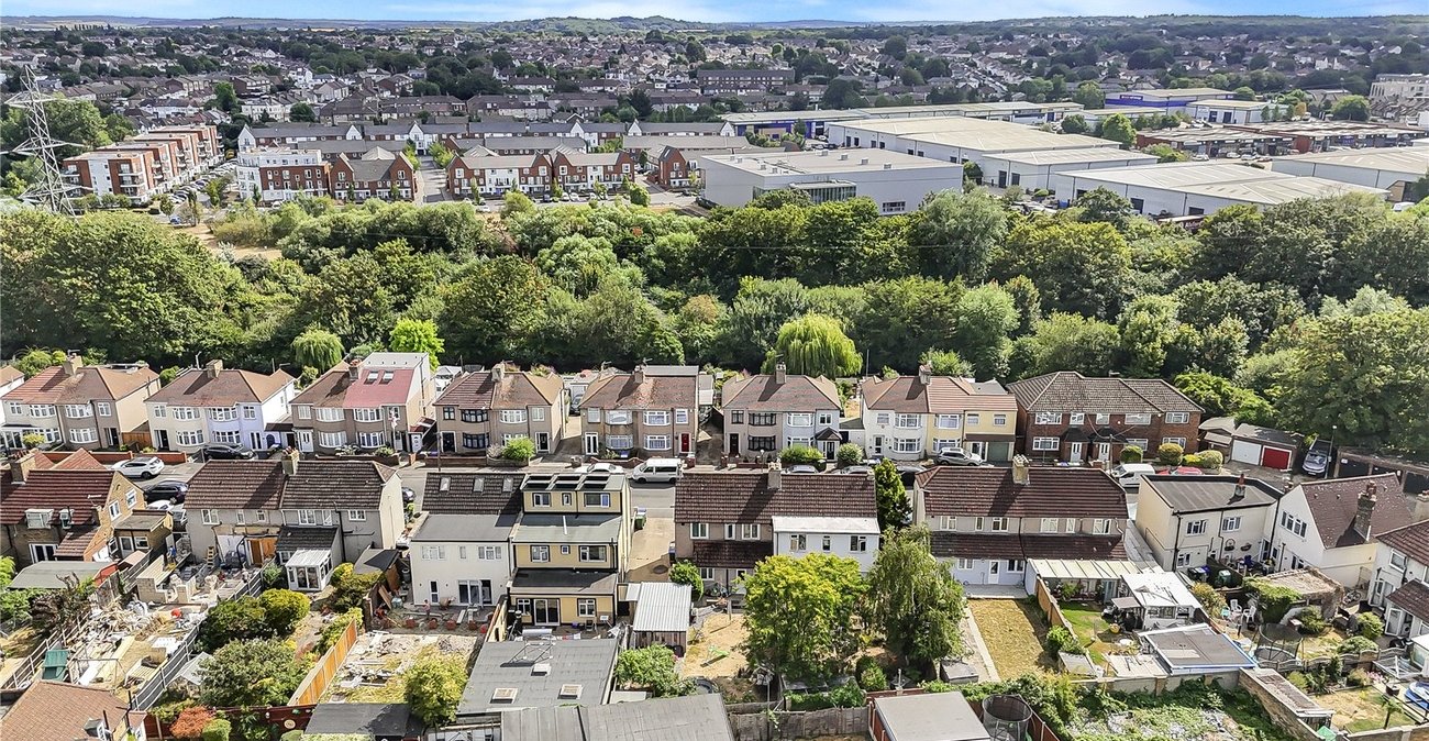 3 bedroom house for sale in Crayford | Robinson Jackson