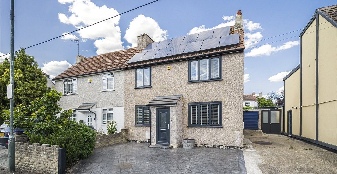 3 bedroom house for sale in Crayford | Robinson Jackson