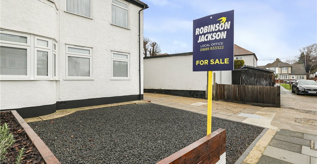 2 bedroom property for sale in Orpington | Robinson Jackson