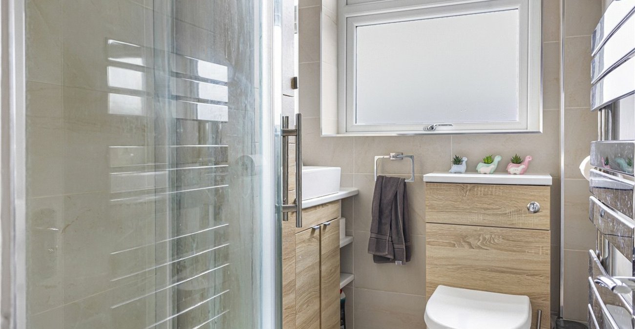 2 bedroom property for sale in Orpington | Robinson Jackson