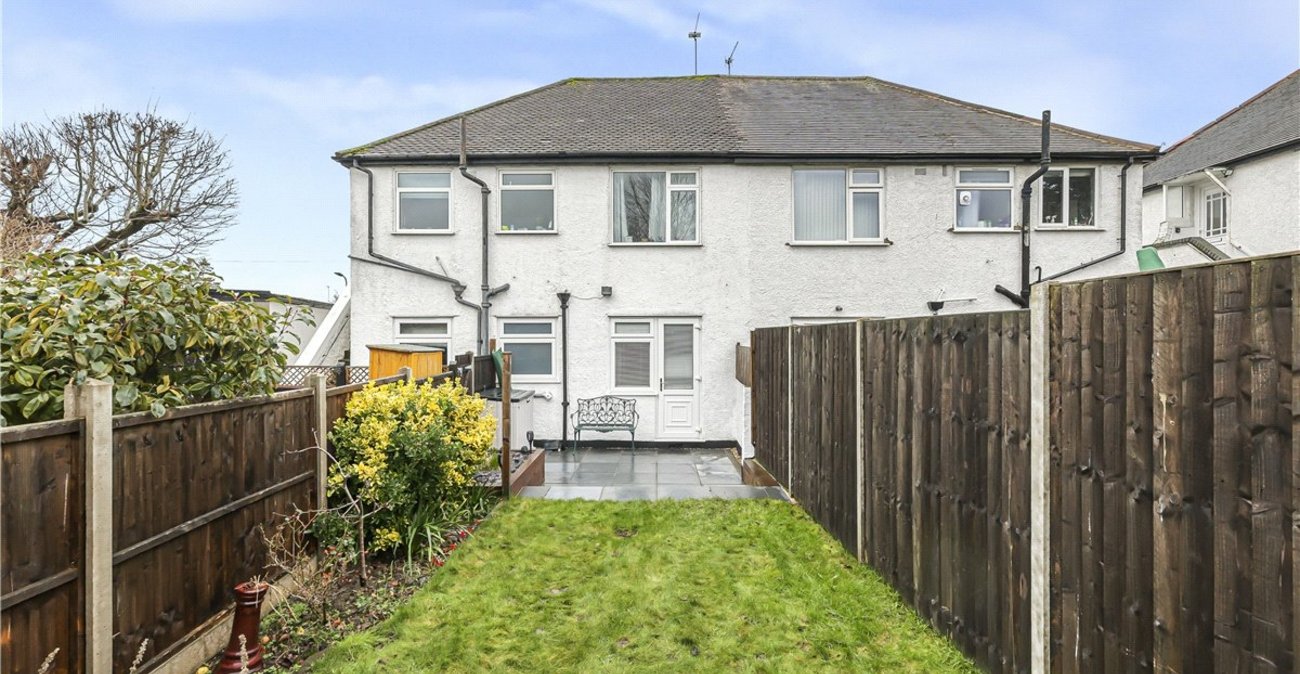 2 bedroom property for sale in Orpington | Robinson Jackson