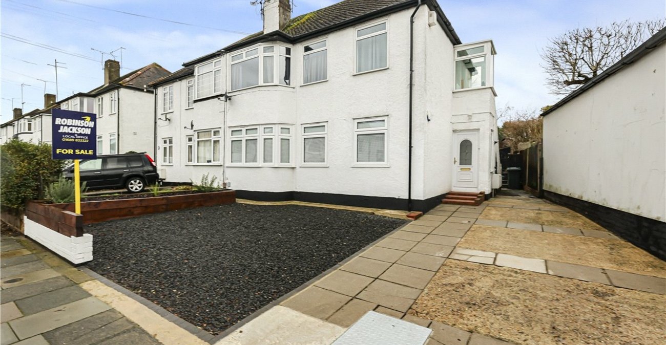 2 bedroom property for sale in Orpington | Robinson Jackson