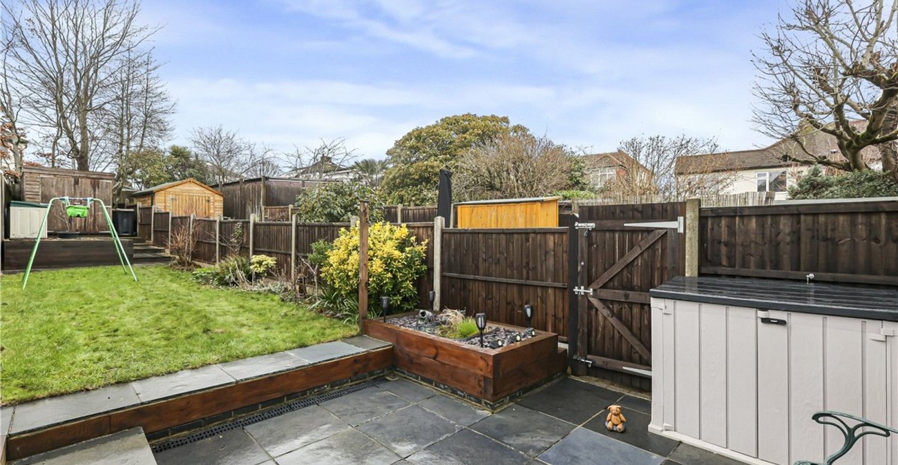 2 bedroom property for sale in Orpington | Robinson Jackson