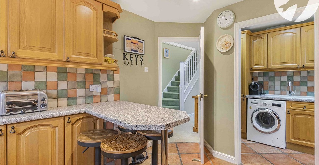 5 bedroom house for sale in Greenhithe | Robinson Jackson