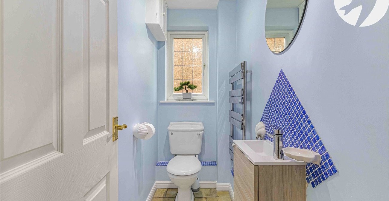 5 bedroom house for sale in Greenhithe | Robinson Jackson