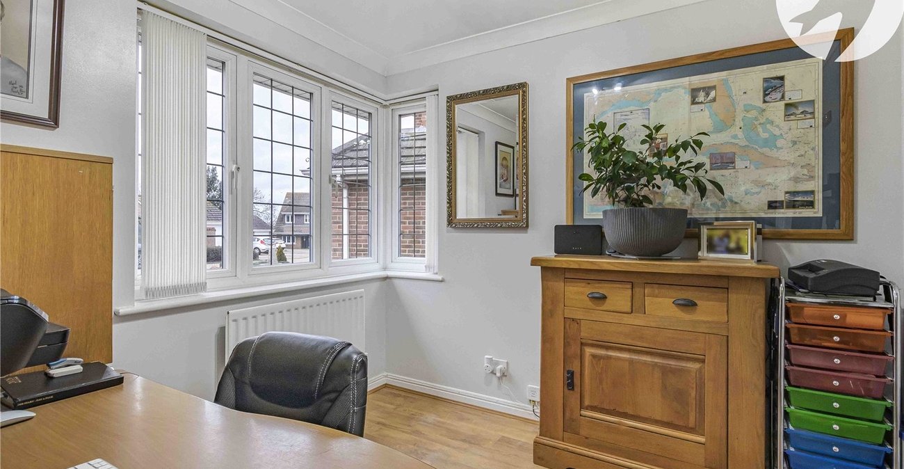 5 bedroom house for sale in Greenhithe | Robinson Jackson