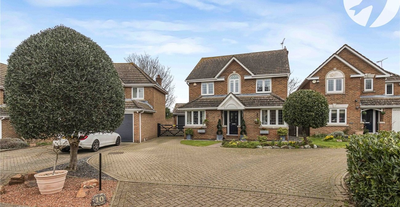 5 bedroom house for sale in Greenhithe | Robinson Jackson