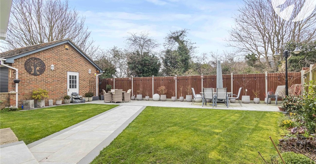 5 bedroom house for sale in Greenhithe | Robinson Jackson