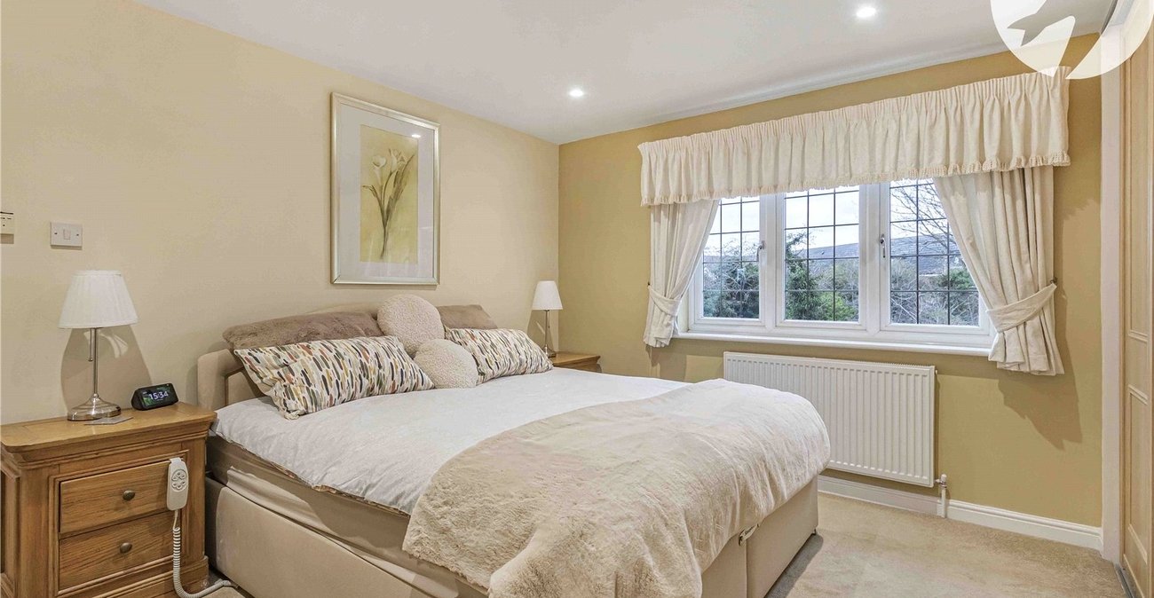 5 bedroom house for sale in Greenhithe | Robinson Jackson