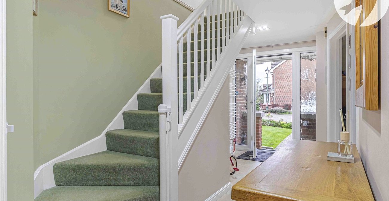 5 bedroom house for sale in Greenhithe | Robinson Jackson