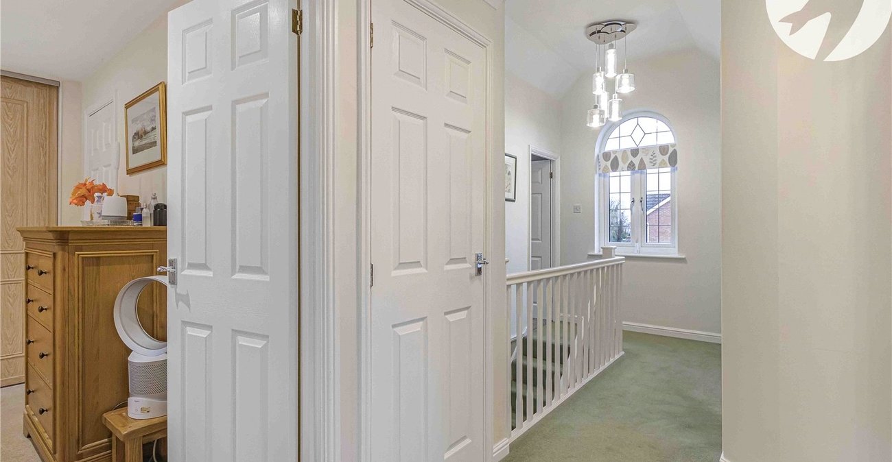 5 bedroom house for sale in Greenhithe | Robinson Jackson