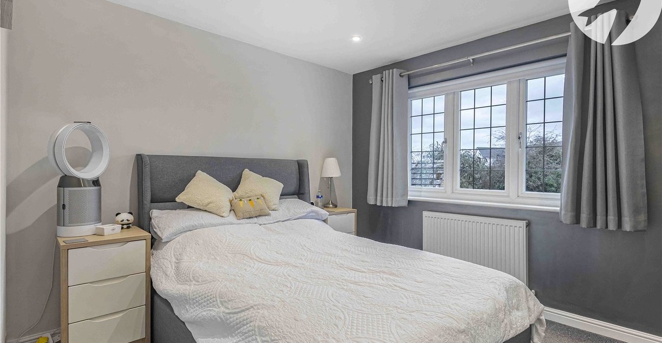 5 bedroom house for sale in Greenhithe | Robinson Jackson