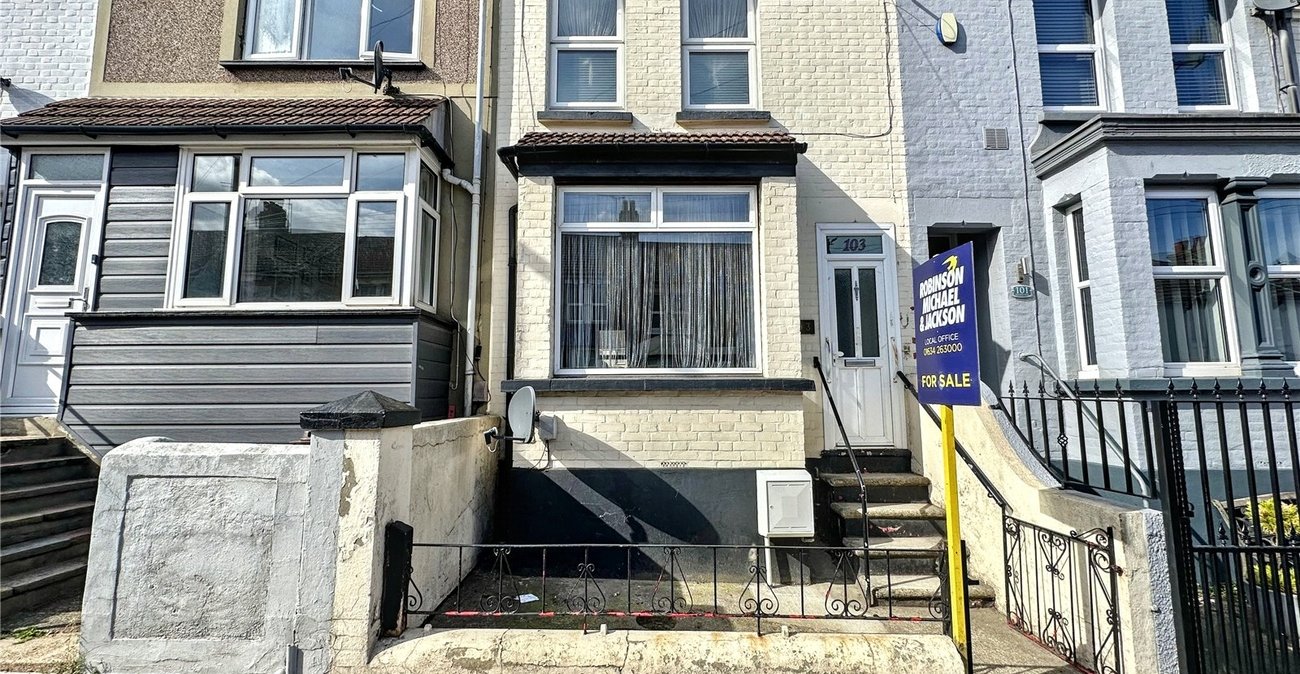 3 bedroom house for sale in Gillingham | Robinson Michael & Jackson