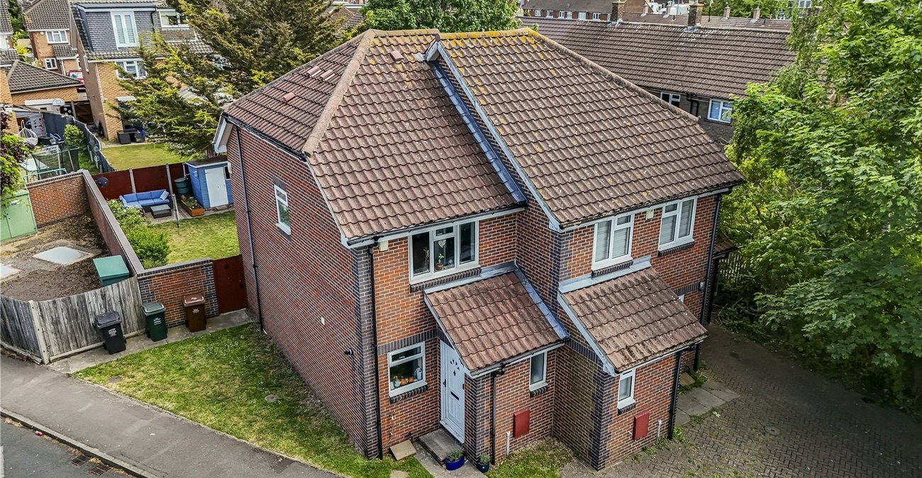 2 bedroom house for sale in Dartford | Robinson Jackson