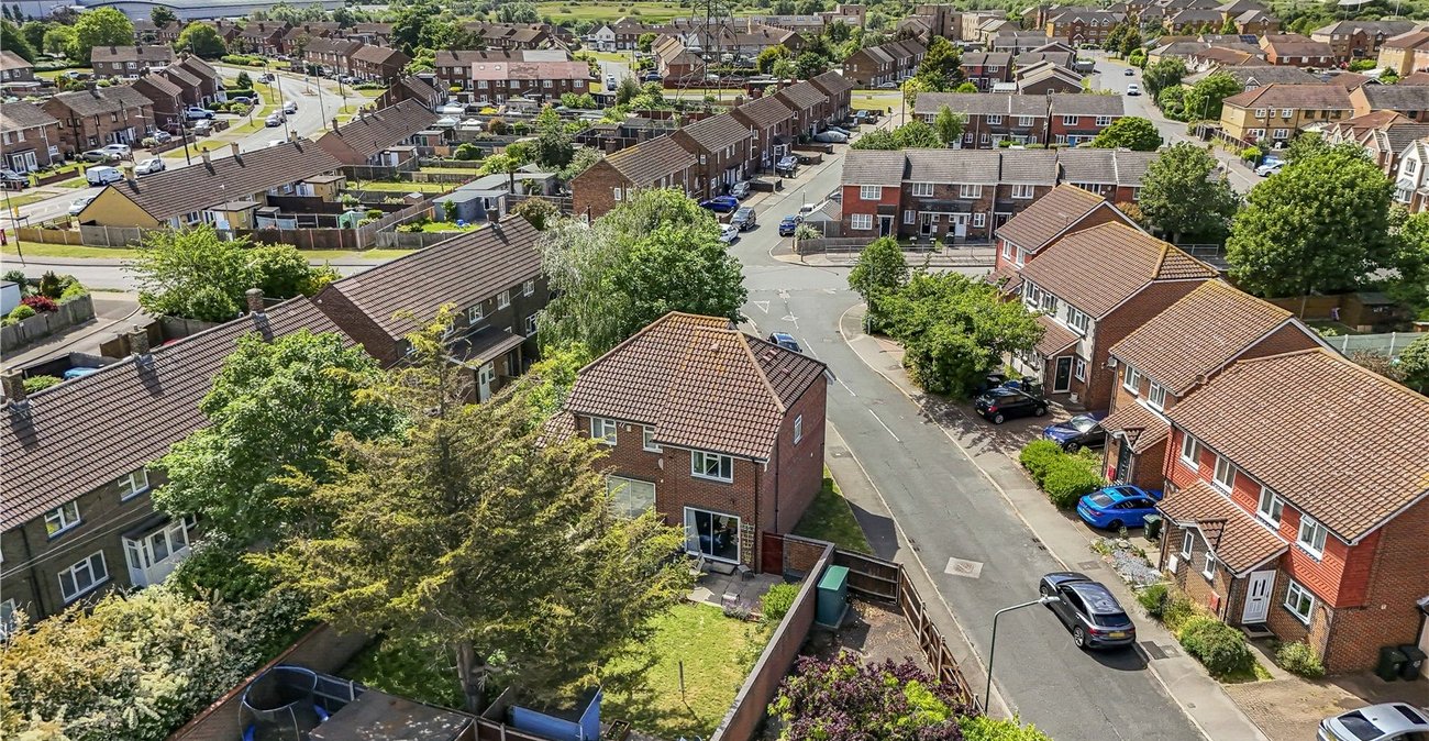 2 bedroom house for sale in Dartford | Robinson Jackson